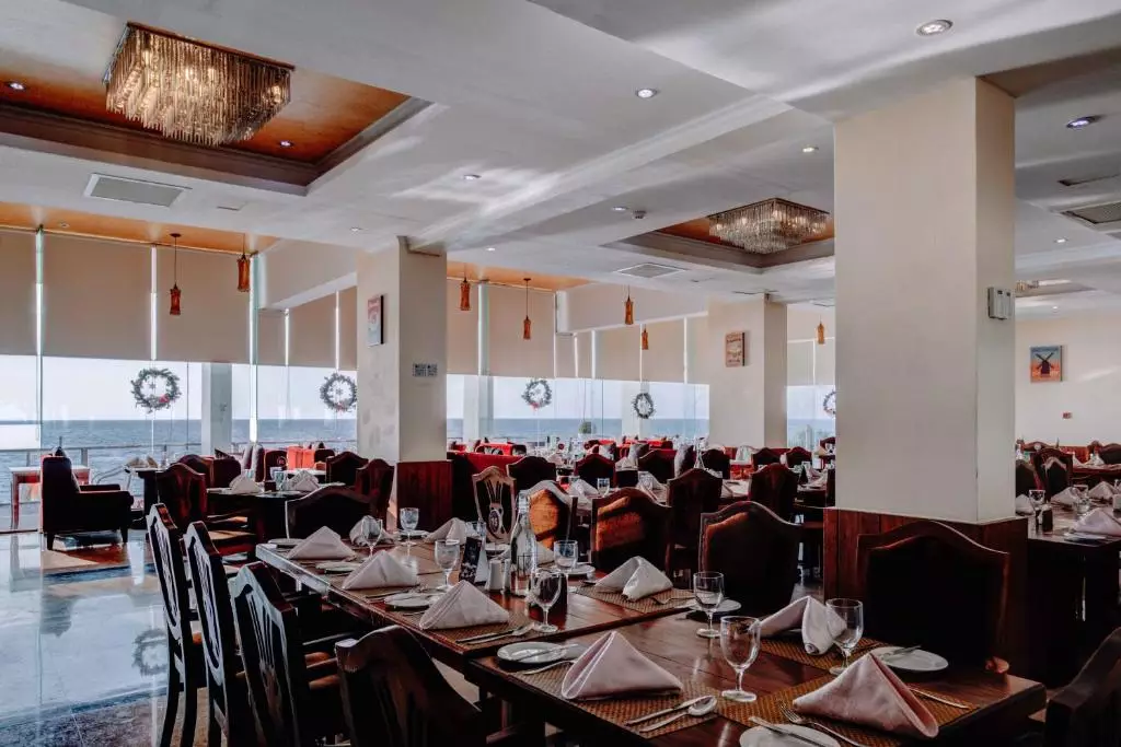 رستوان 2 هتل میریژ کلمبو